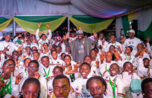 Sanwo-Olu Rewards Victorious Team Lagos With Cash Prizes