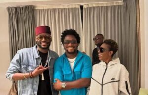 ‘Recent or old?’ — Photo of 2Baba, Annie hanging out sparks reactions
