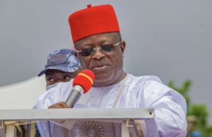 Umahi orders night repair of Lagos-Ota-Abeokuta road