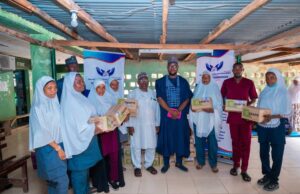 Kebbi First Lady Donates 600 Calibrated Drapes To Reduce Maternal Deaths